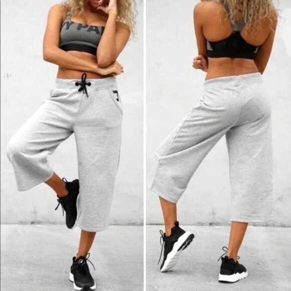 Beyoncé’s Ivy Park XS Gray Lounger 27" Crop Sweat Pants w/Drawstring Waist NWT - Picture 1 of 7